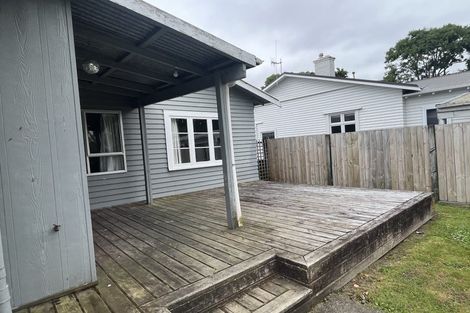 Photo of property in 92 Shamrock Street, Takaro, Palmerston North, 4412