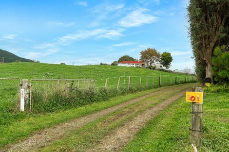 Photo of property in 101 Forest Lakes Road, Otaki, 5583