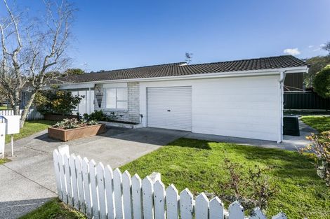Photo of property in 1/20 Chartwell Avenue, Glenfield, Auckland, 0629