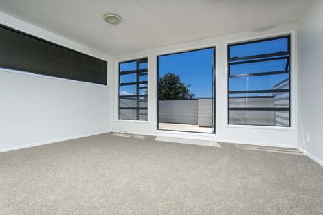 Photo of property in 420/18 Sunnyhaven Avenue, Beach Haven, Auckland, 0626