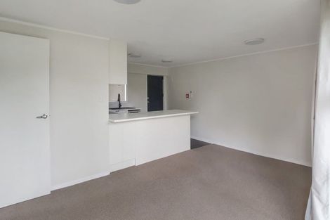 Photo of property in 15 Queen Mary Avenue, New Lynn, Auckland, 0600