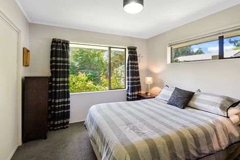 Photo of property in 15 Castle Way, Beckenham, Christchurch, 8023