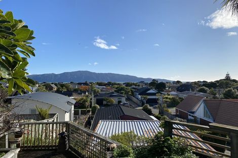 Photo of property in 16 Falla Street, Paraparaumu Beach, Paraparaumu, 5032