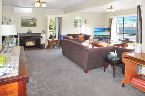 Photo of property in 38 Hennessy Street East, Foxton Beach, Foxton, 4815