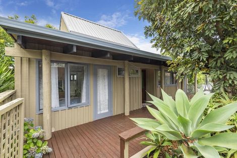 Photo of property in 9 Poplar Road, Stanmore Bay, Whangaparaoa, 0932