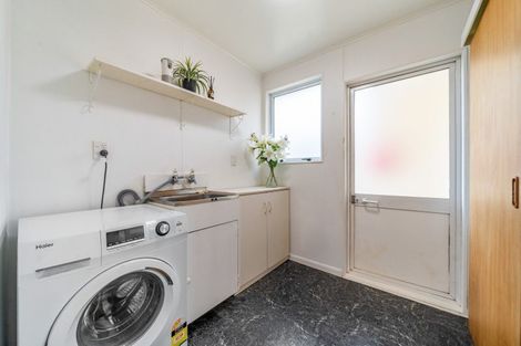 Photo of property in 39 Naenae Road, Naenae, Lower Hutt, 5011