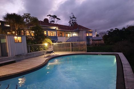 Photo of property in 2c Vipond Road, Stanmore Bay, Whangaparaoa, 0932