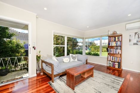 Photo of property in 1/13 Otakau Road, Milford, Auckland, 0620