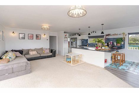 Photo of property in 83 Rangitane Loop Road, Kerikeri, 0294