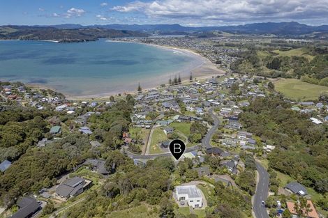 Photo of property in 2 Pohutukawa Grove, Whitianga, 3510