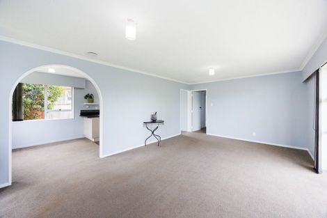 Photo of property in 33 Rhodes Drive, Kelvin Grove, Palmerston North, 4414