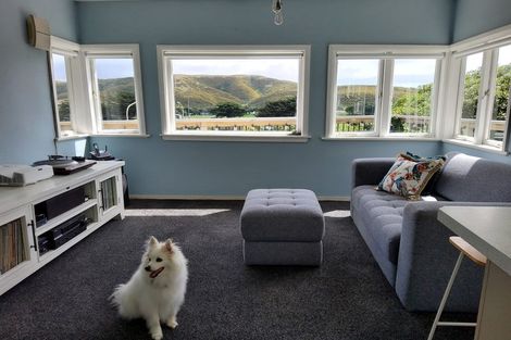 Photo of property in 74 Mana Esplanade, Paremata, Porirua, 5026