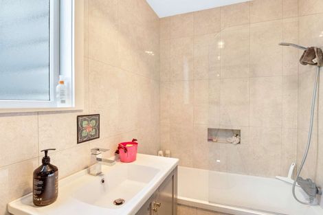 Photo of property in 11 Carow Street, Palmerston North, 4410