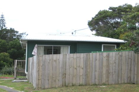 Photo of property in 2/299 Rangatira Road, Beach Haven, Auckland, 0626
