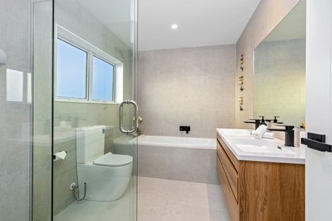 Photo of property in 29a Kimberly Grove, Greenhithe, Auckland, 0632