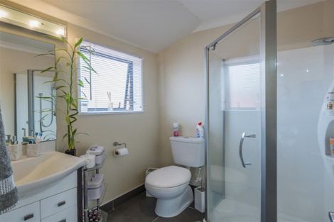 Photo of property in 6 Barry Curtis Place, Levin, 5510