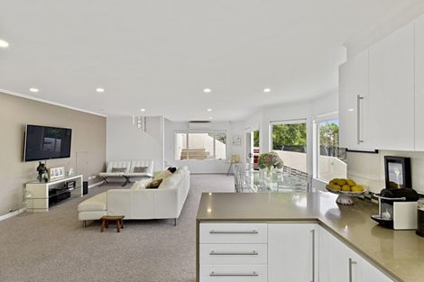 Photo of property in 10 San Lorenzo Rise, Henderson, Auckland, 0612