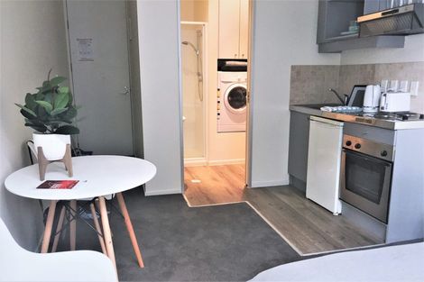 Photo of property in St Paul Apartments, 9e/4 Saint Paul Street, Auckland Central, Auckland, 1010
