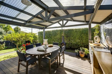 Photo of property in 74 Te Mata Road, Havelock North, 4130