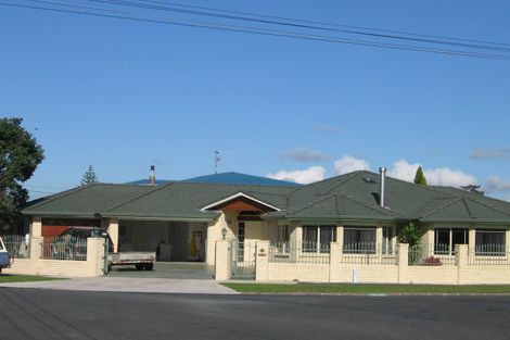 Photo of property in 8 Pine Road, Orewa, 0931