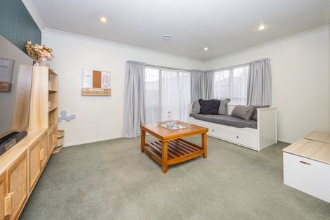 Photo of property in 12 Hastings Place, Hamilton Lake, Hamilton, 3204