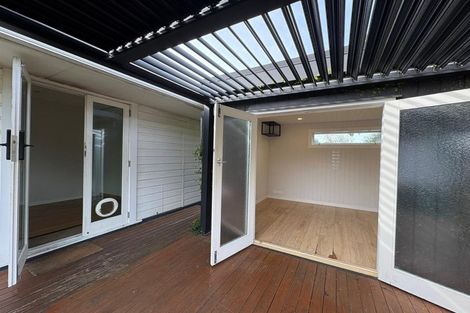 Photo of property in 17b Brookfield Road, Te Atatu Peninsula, Auckland, 0610