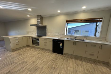 Photo of property in 9 Quibray Place, Botany Downs, Auckland, 2010