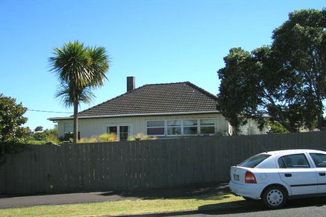 Photo of property in 17 Vincent Road, Northcote Point, Auckland, 0627