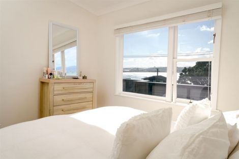 Photo of property in 278 Queens Drive, Lyall Bay, Wellington, 6022