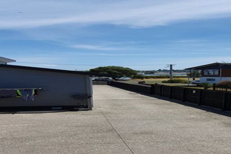 Photo of property in 6 Kiwi Esplanade, Mangere Bridge, Auckland, 2022