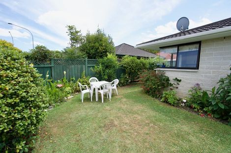 Photo of property in 1b Droylsden Place, Palmerston North, 4410