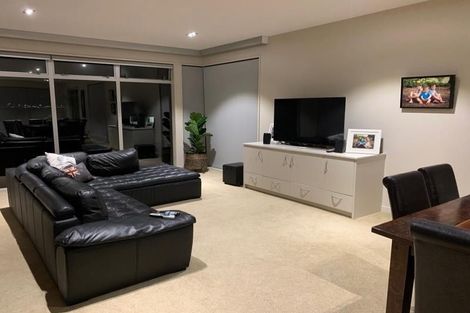 Photo of property in 12 Sackville Street, Fitzroy, New Plymouth, 4312