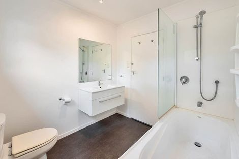 Photo of property in 131 Forrest Hill Road, Forrest Hill, Auckland, 0620