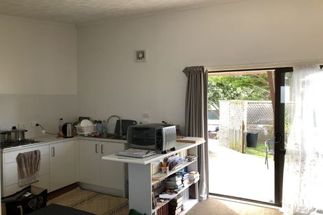 Photo of property in 32 Rangiora Street, Castlecliff, Whanganui, 4501