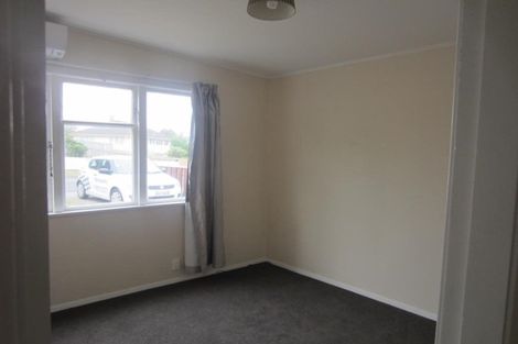 Photo of property in 28 Davidson Crescent, Tawa, Wellington, 5028