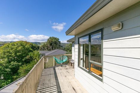 Photo of property in 4 Tui Terrace, Tawa, Wellington, 5028