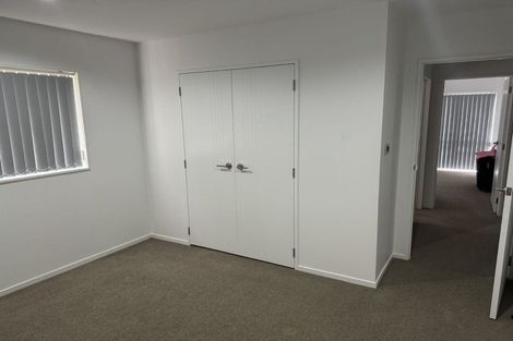 Photo of property in 30 Midhurst Avenue, Henderson, Auckland, 0612