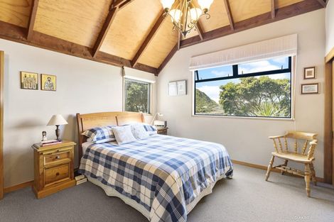 Photo of property in 146 Breaker Bay Road, Breaker Bay, Wellington, 6022