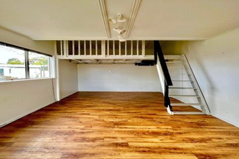 Photo of property in 28 Mellsop Avenue, Waiuku, 2123