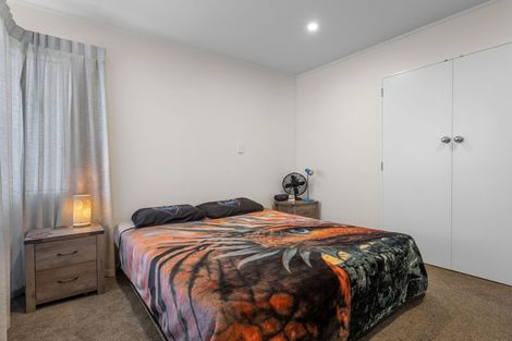 Photo of property in 4 Albizia Avenue, Henderson, Auckland, 0612