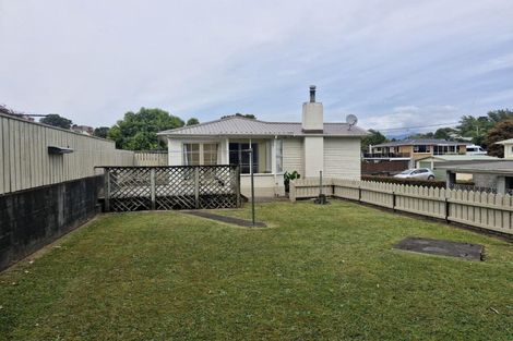 Photo of property in 5 Hillside Crescent, Westown, New Plymouth, 4310