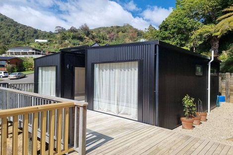 Photo of property in 9a Russell Street, Picton, 7220