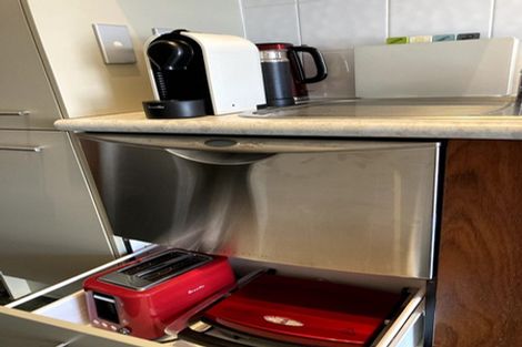 Photo of property in Atrium Towers, 4n/154 The Terrace, Wellington Central, Wellington, 6011