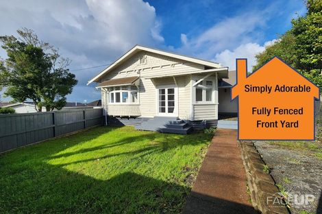Photo of property in 1/194 Waimumu Road, Massey, Auckland, 0614