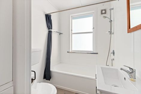 Photo of property in 8 Totara Road, Miramar, Wellington, 6022