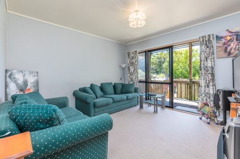 Photo of property in 2a Parklands Avenue, Swanson, Auckland, 0612