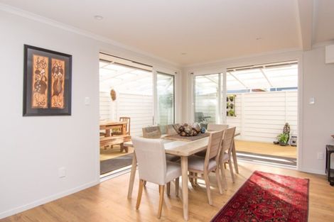 Photo of property in 4 Redwood Grove, Hokowhitu, Palmerston North, 4410