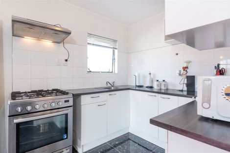 Photo of property in 2/6 Trevor Hosken Drive, Wiri, Auckland, 2104