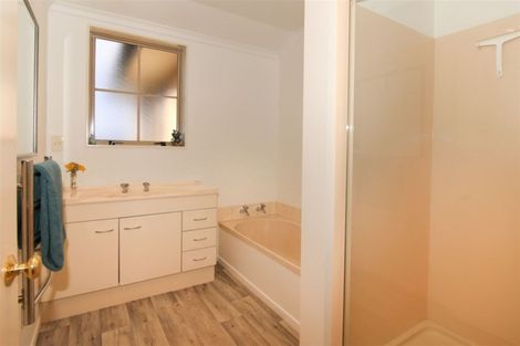 Photo of property in 10 Coutts Place, Mapua, 7005