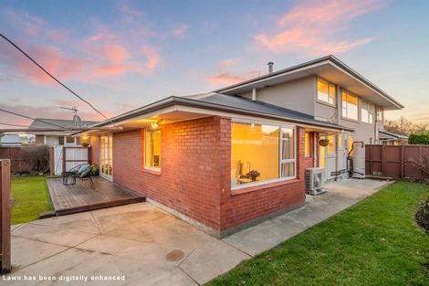 Photo of property in 2/11 Powell Crescent, Ilam, Christchurch, 8041
